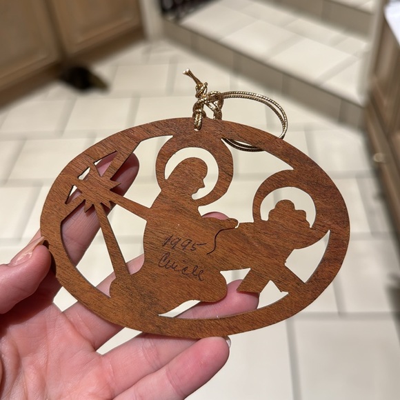 Nativity Scene Ornaments - 3 pieces - Picture 10 of 13